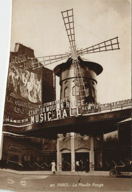Carte postale ancienne Le Moulin Rouge à Paris 18e