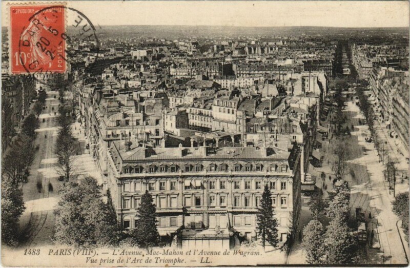 Carte postale ancienne Paris 8e Avenue mac-Mahon et de Wagram