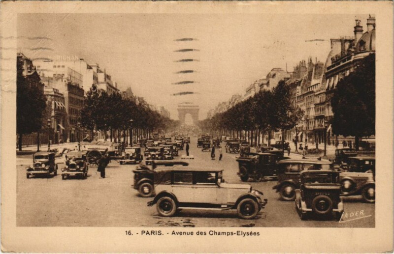 Carte postale ancienne Paris 8e Champs-Elysées