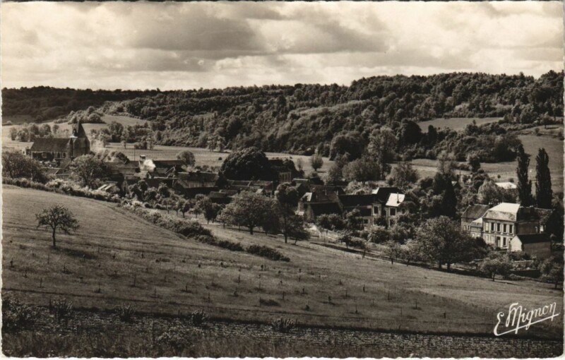 Carte postale ancienne Dixmont Vue Generale à Dixmont