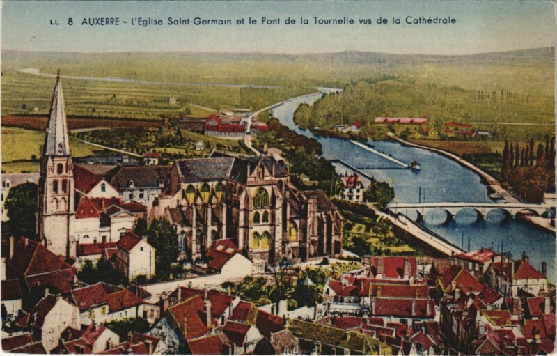 Carte postale ancienne Auxerre L'Eglise Saint-Germain et le Pont de la Tournelle à Auxerre