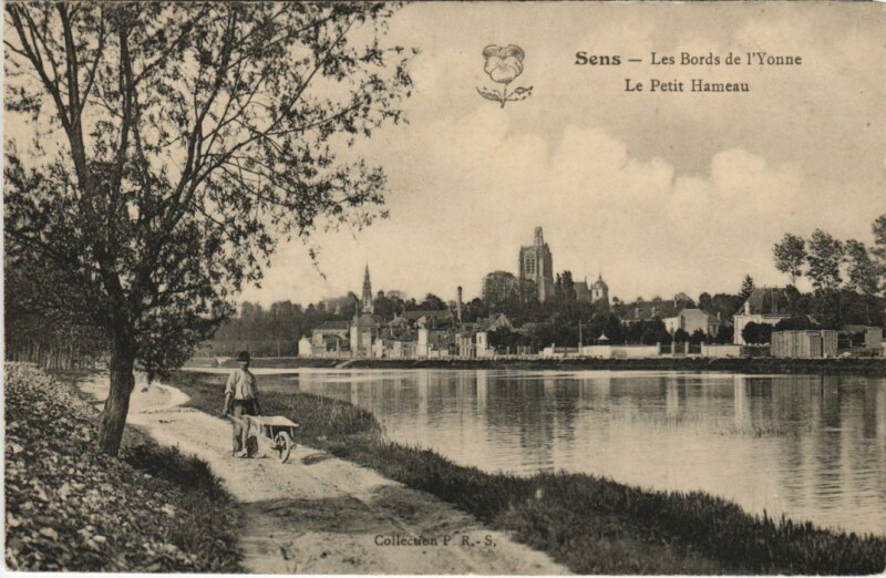 Carte postale ancienne Sens Les Bords de l'Yonne - Le Petit Hameau