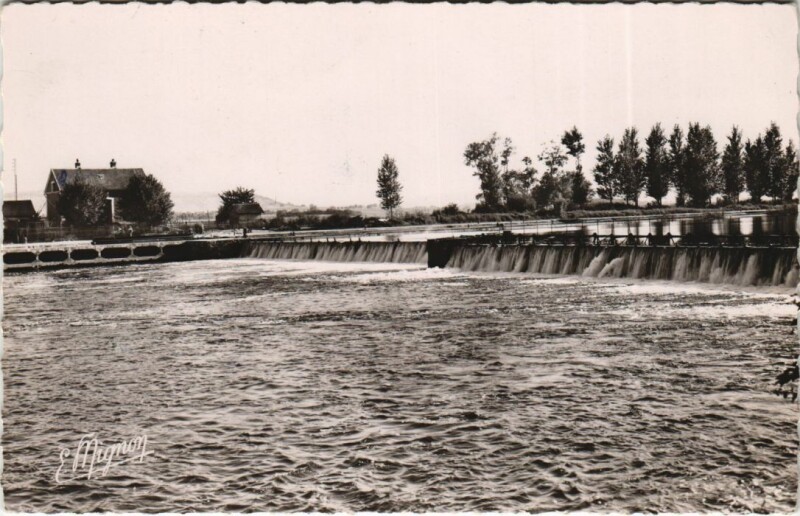 Carte postale ancienne Veron Le Barrage d'Etigny