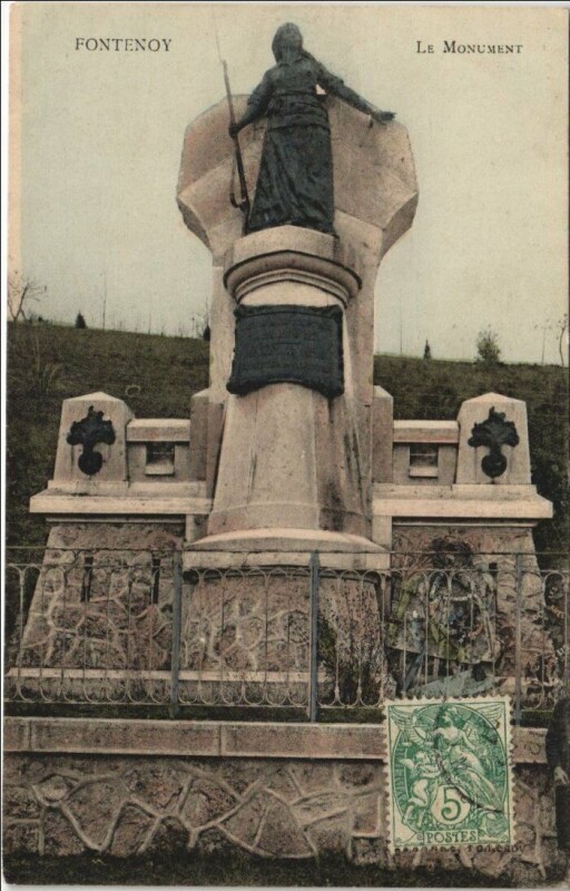 Carte postale ancienne Fontenoy Le Monument à Fontenoy