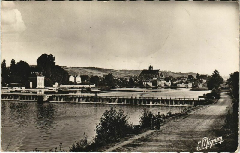 Carte postale ancienne Villeneuve-sur-Yonne Le Barrage d'Epizy et la Cote Saint-Jacques à Villeneuve-sur-Yonne