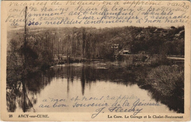 Carte postale ancienne Arcy-sur-Cure La Cure - Le Garage et le Chalet-Restaurant à Arcy-sur-Cure