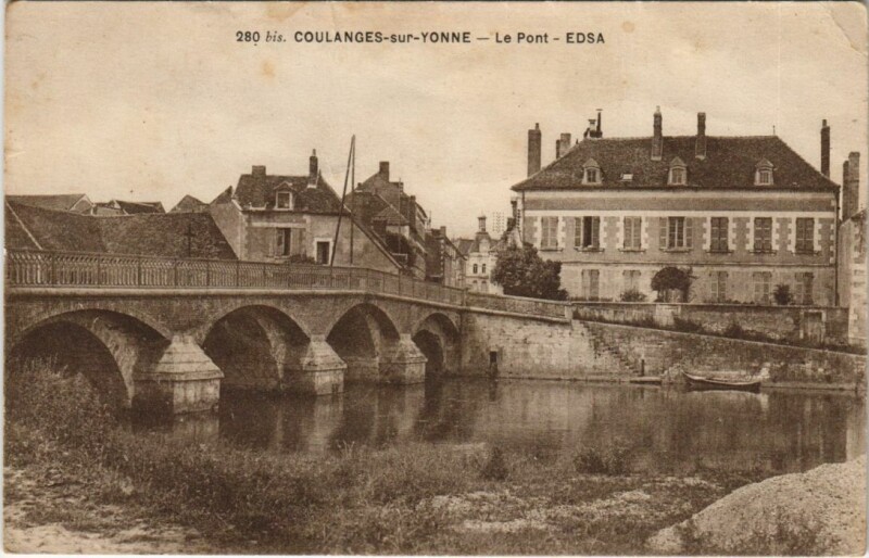 Carte postale ancienne Coulanges-sur-Yonne Le Pont à Coulanges-sur-Yonne