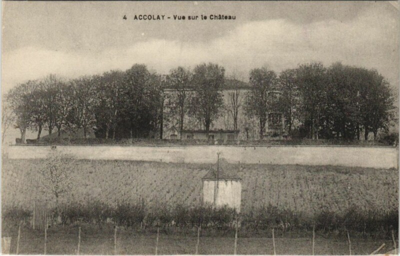 Carte postale ancienne Accolay Vue sur le Chateau