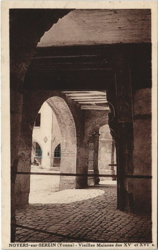 Carte postale ancienne Noyers-sur-Serein Vieilles Maisons à Noyers