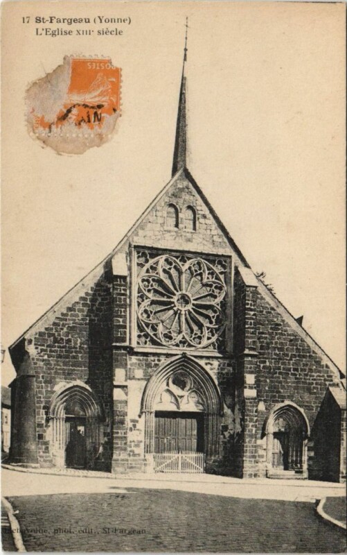 Carte postale ancienne Saint-Fargeau L'Eglise à Saint-Fargeau