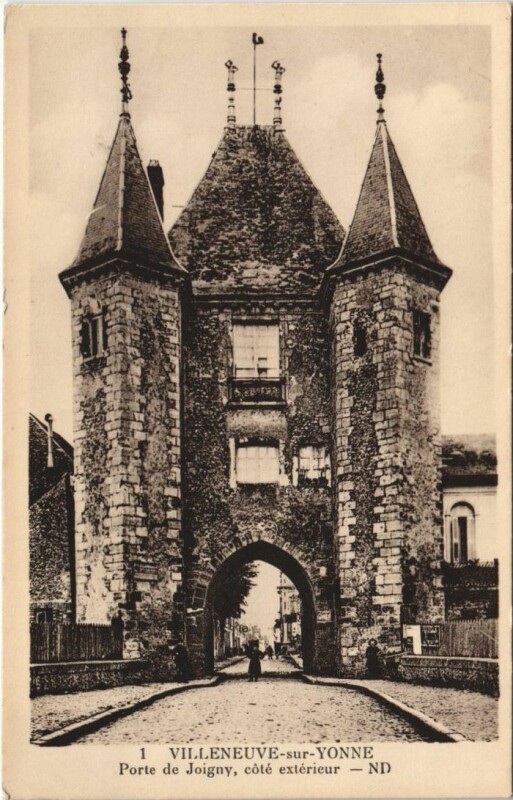 Carte postale ancienne Villeneuve-sur-Yonne Porte de Joigny - Cote Exterieur à Joigny
