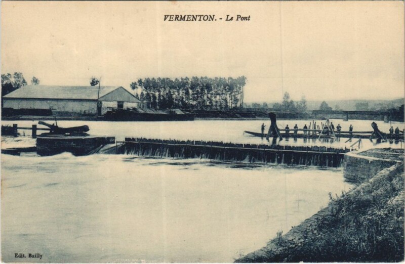Carte postale ancienne Vermenton Le Pont à Vermenton