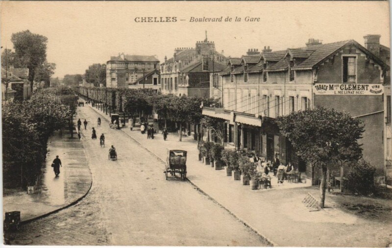 Carte postale ancienne Chelles Boulevard de la gare à Chelles