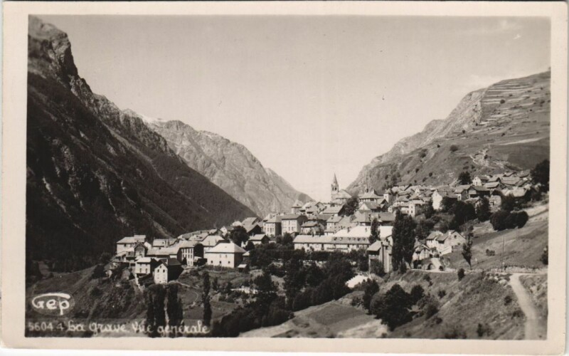 Carte postale ancienne La Grave Vue Generale à La Grave