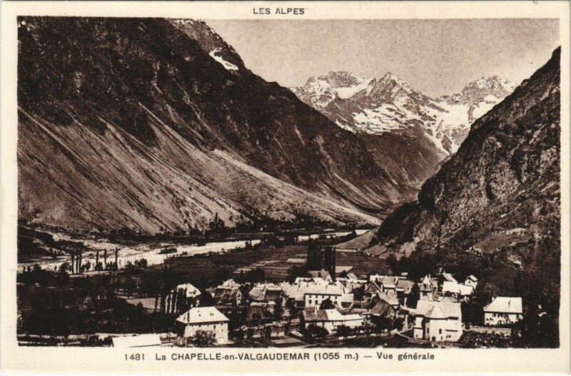 Carte postale ancienne La Chapelle-en-Valgaudemar Vue Generale
