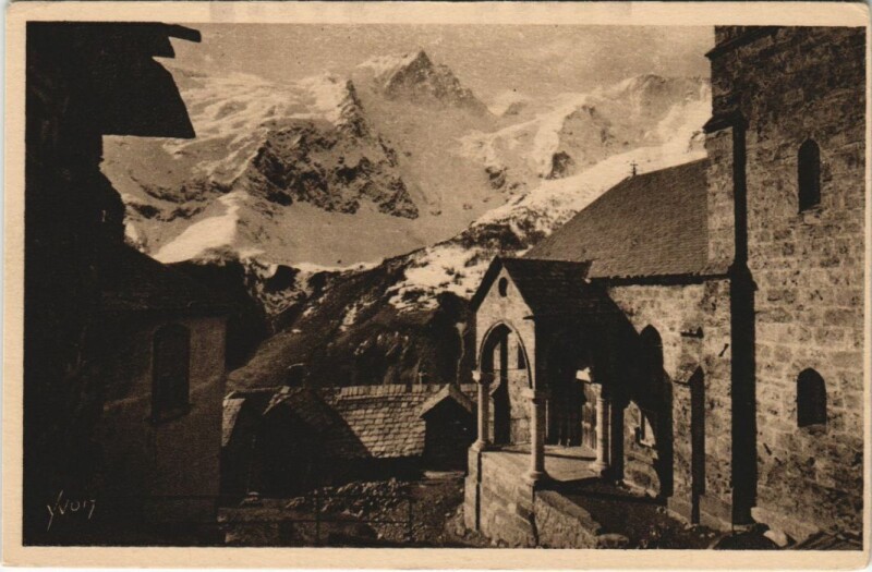 Carte postale ancienne La Grave La Meije - Vue des Terrasses - Vieille Eglise Romane à La Grave
