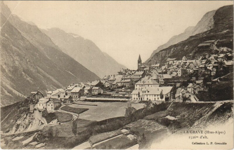 Carte postale ancienne La Grave Vue Generale à La Grave