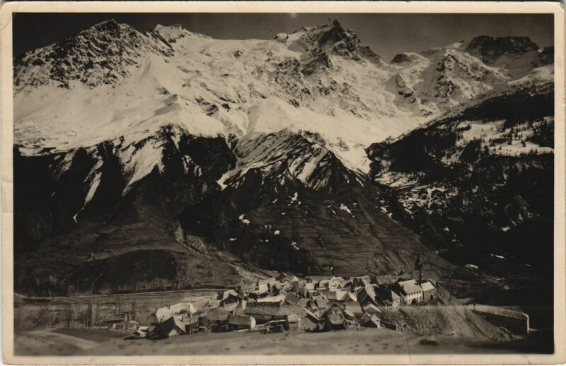 Carte postale ancienne La Grave Vue Generale et le Meije à La Grave