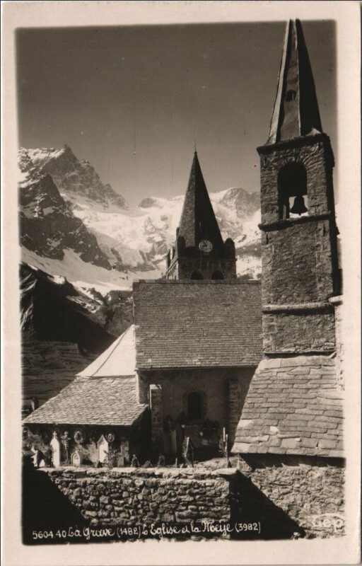 Carte postale ancienne La Grave L'Eglise et la Meije à La Grave