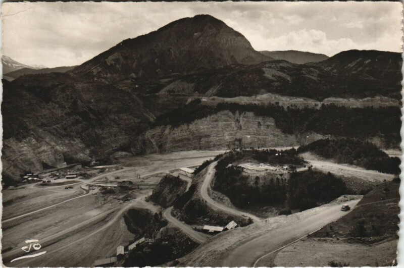 Carte postale ancienne Emplacement du Barrage de Serre-Poncon - Cote Aval - Serre-Monge