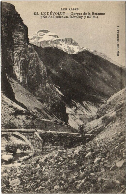 Carte postale ancienne Le Devoluy Saint-Disdier-en-Devoluy Saint-Didier-en-Devoluy