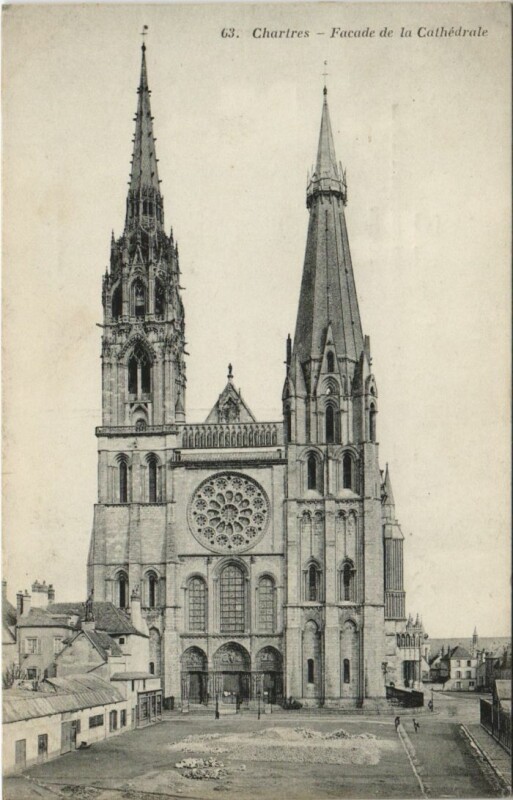 Carte postale ancienne Chartres Facade de la Cathedrale France à Chartres