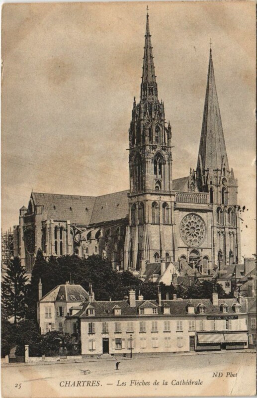Carte postale ancienne Chartres Les Fleches de la Cathedrale France à Chartres