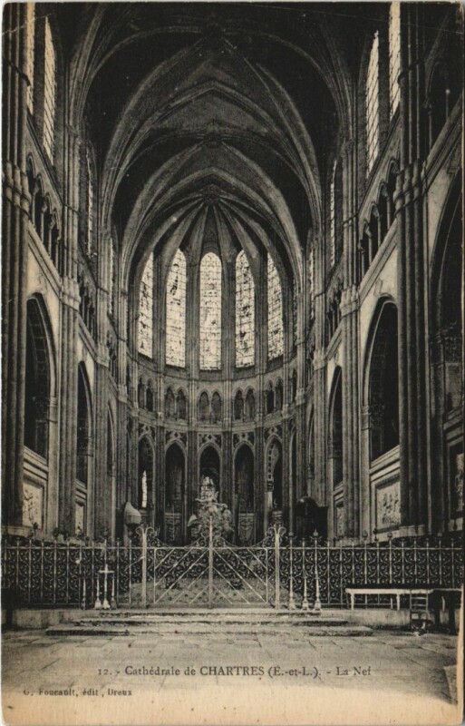 Carte postale ancienne Chartres Cathedrale La Nef France à Chartres