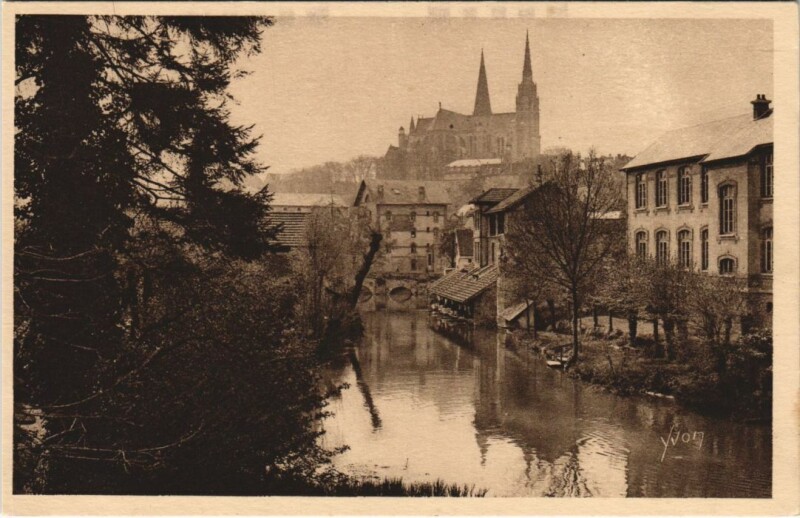 Carte postale ancienne Chartres L'Eure et la Cathedrale France à Chartres