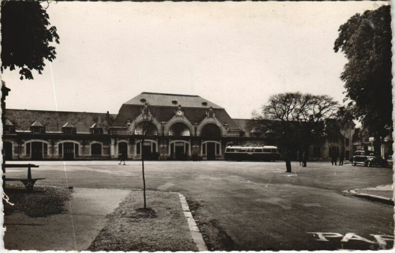 Carte postale ancienne Dreux La Gare France à Dreux