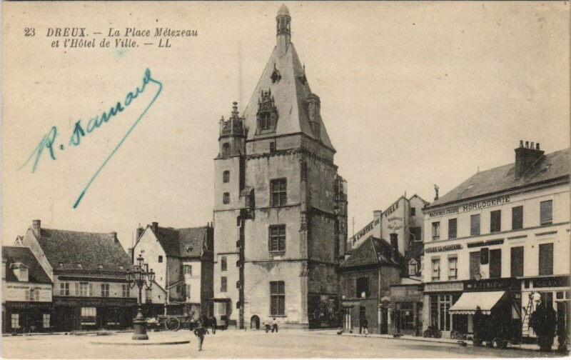 Carte postale ancienne Dreux Place Metezeau et Hotel de Ville France à Dreux