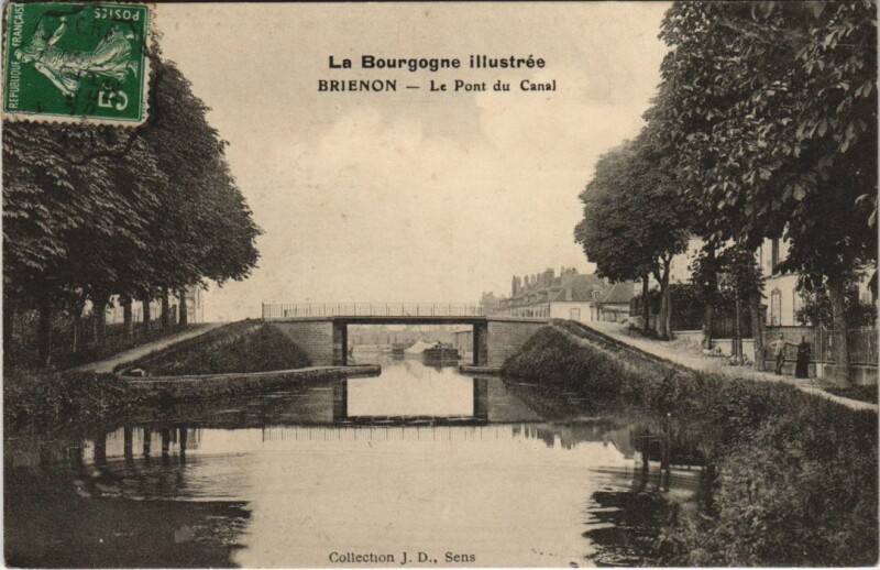 Carte postale ancienne Brienon Le Pont du Canal France