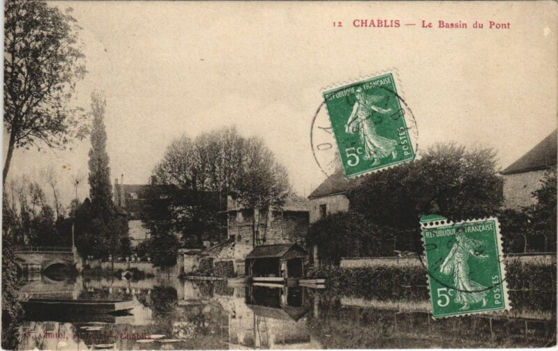 Carte postale ancienne Chablis Le Bassin du Pont France à Chablis