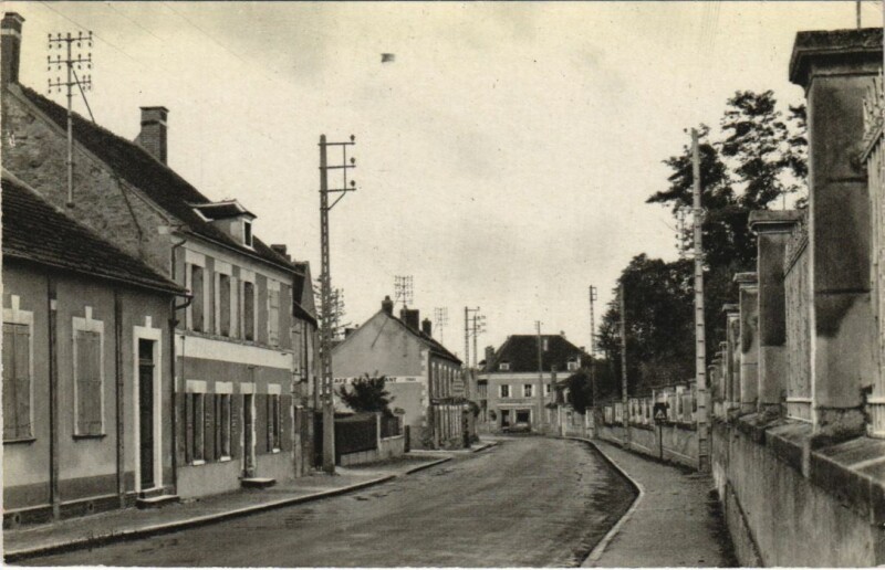 Carte postale ancienne Moneteau Centre du Pays, Route d'Auxerre France à Auxerre