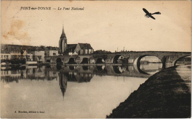 Carte postale ancienne Pont sur Yonne Le Pont National France à Pont-sur-Yonne