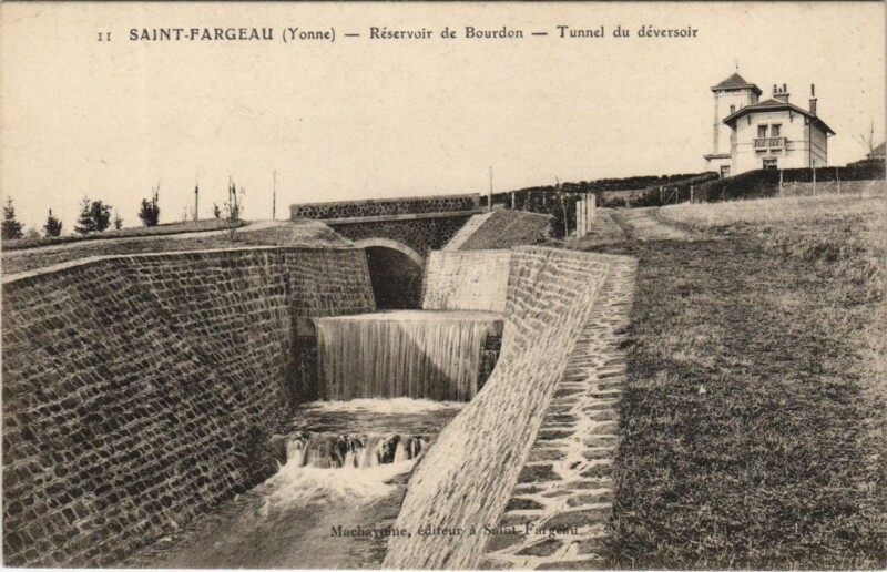 Carte postale ancienne Saint-Fargeau Tunnel du Reservoir France à Saint-Fargeau