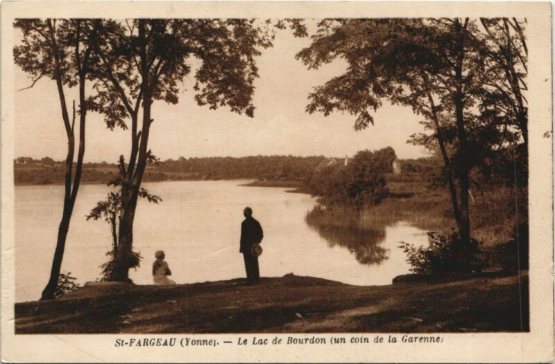 Carte postale ancienne Saint-Fargeau Le Lac de Bourdon France à Saint-Fargeau