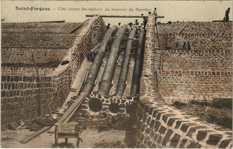 Carte postale ancienne Saint-Fargeau Cote amont des siphons France à Saint-Fargeau