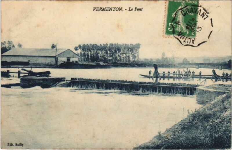 Carte postale ancienne Vermenton Le Pont France à Vermenton