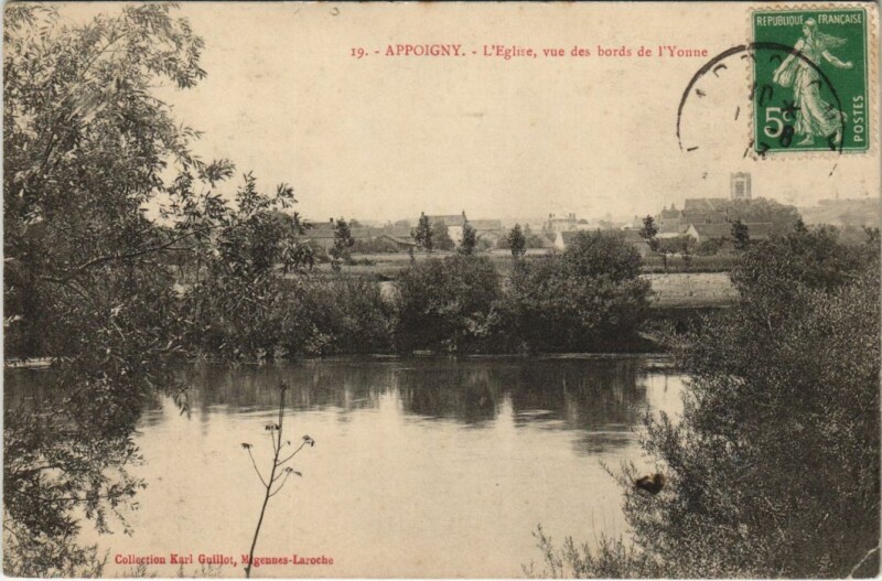 Carte postale ancienne Appoigny L'Eglise, vue des bords de l'Yonne France à Appoigny