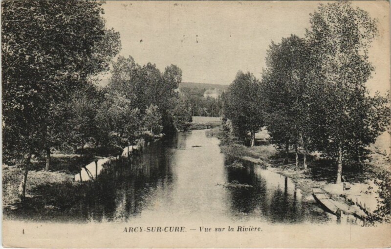 Carte postale ancienne Arcy s Cure Vue sur le Riviere France