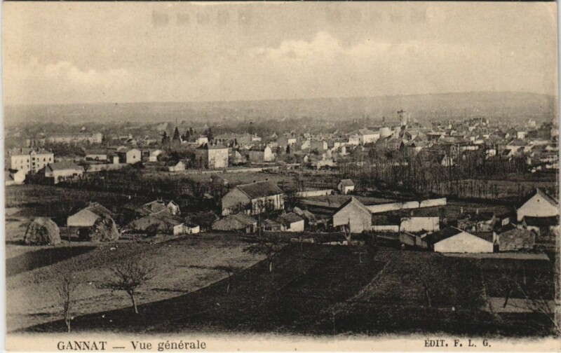 Carte postale ancienne Gannat Vue Generale à Gannat