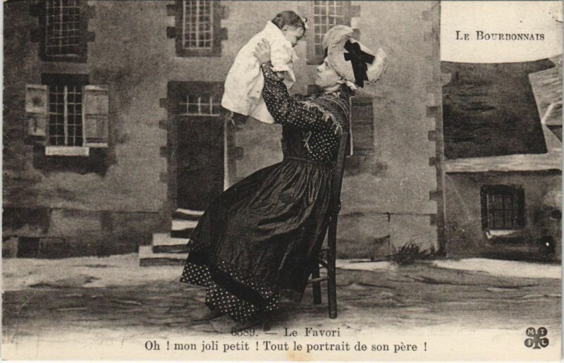 Carte postale ancienne Le Bourbonnais - Lady with a Baby