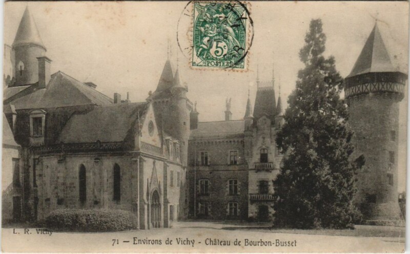 Carte postale ancienne Busset Chateau de Bourbon-Busset à Busset