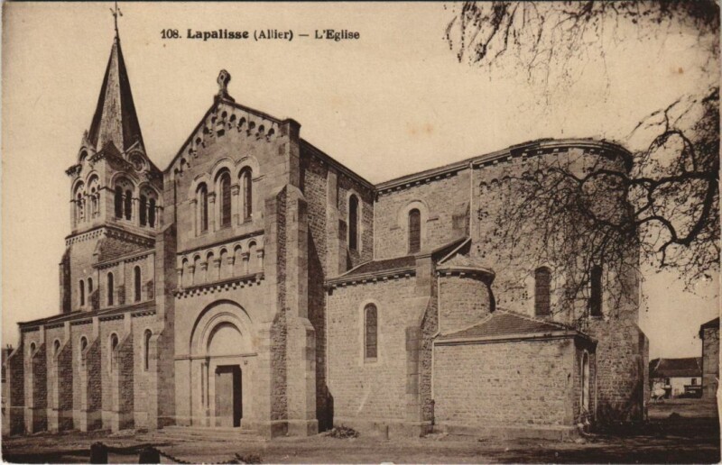 Carte postale ancienne Lapalisse L'Eglise à Lapalisse