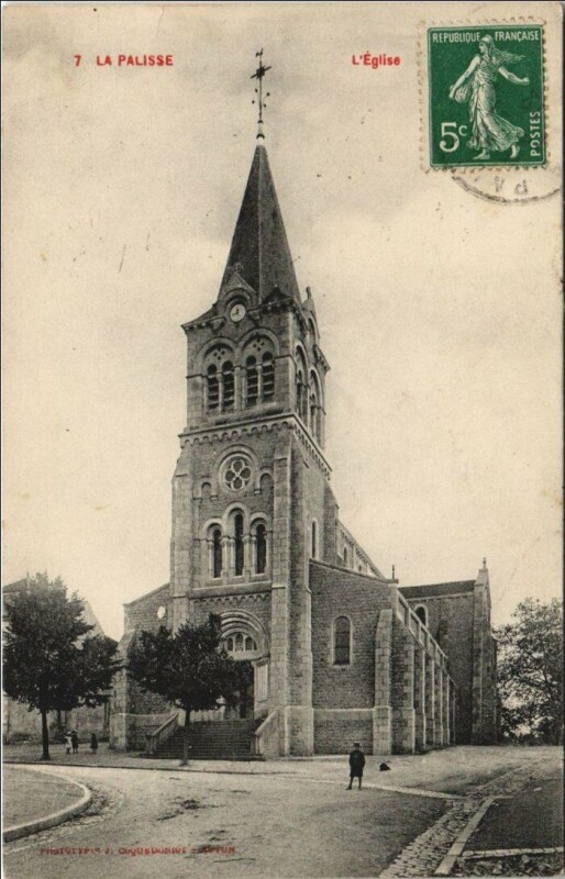 Carte postale ancienne Lapalisse L'Eglise à Lapalisse