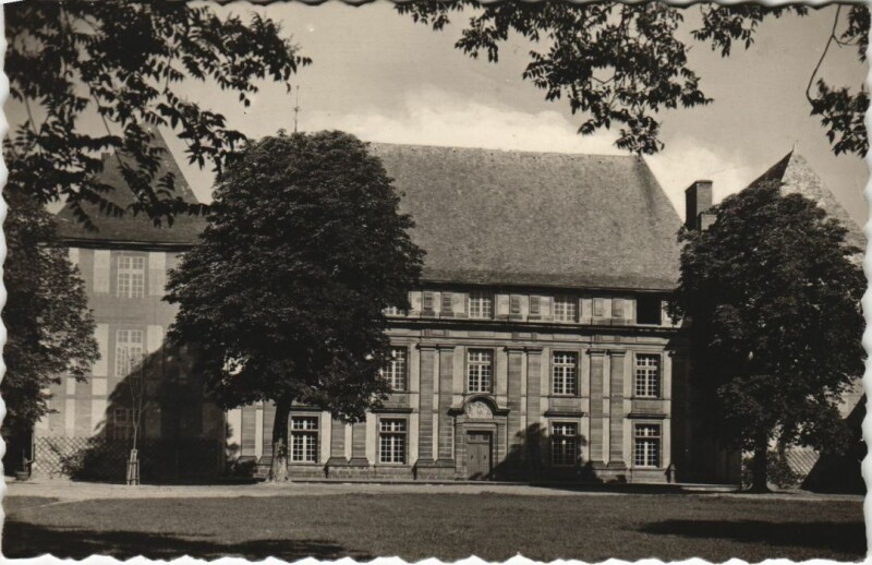 Carte postale ancienne Vichy et Chatel-Guyon Environs - Chateau d'Effiat à Vichy