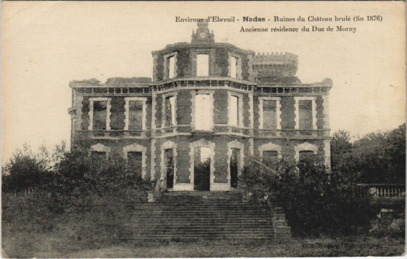 Carte postale ancienne Nades Ruines du Chateau Brule à Nades