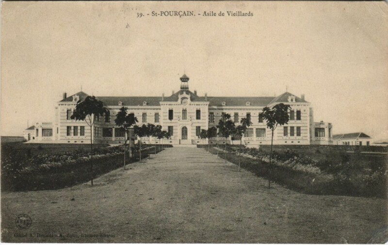 Carte postale ancienne Saint-Pourcain Asile de Vieillards