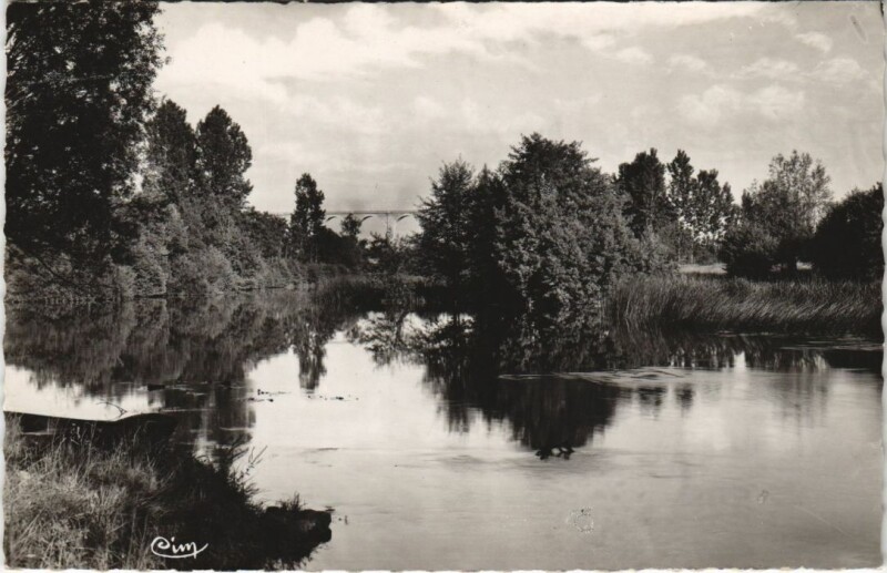 Carte postale ancienne Le Blanc Vue sur la Creuse France au Blanc